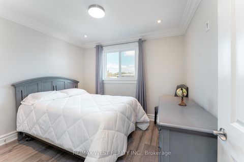 Photo 13 at 70 Wheatsheaf Crescent, Black Creek, Toronto