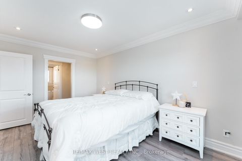 Photo 18 at 70 Wheatsheaf Crescent, Black Creek, Toronto