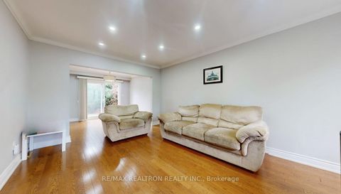 Photo 2 at 154 Merkley Square, Morningside, Toronto
