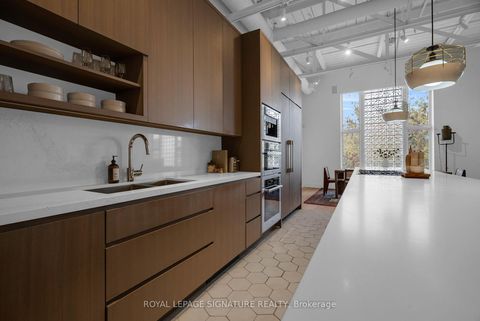 Photo 3 at 209 - 676 Richmond Street W, Waterfront Communities C1, Toronto