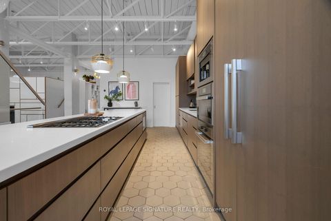 Photo 4 at 209 - 676 Richmond Street W, Waterfront Communities C1, Toronto