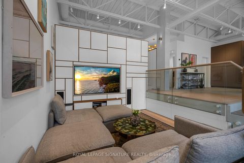 Photo 9 at 209 - 676 Richmond Street W, Waterfront Communities C1, Toronto