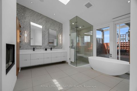 Photo 31 at 209 - 676 Richmond Street W, Waterfront Communities C1, Toronto