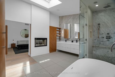 Photo 36 at 209 - 676 Richmond Street W, Waterfront Communities C1, Toronto