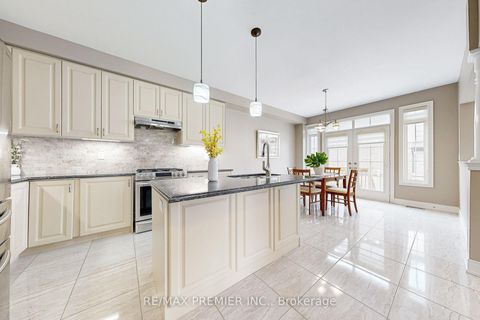 Photo 13 at 28 Rivoli Drive, Vellore Village, Vaughan