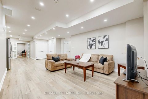 Photo 34 at 28 Rivoli Drive, Vellore Village, Vaughan