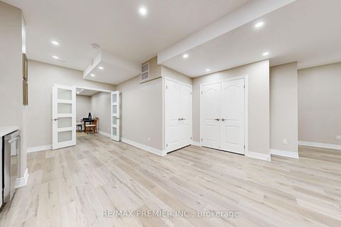 Photo 37 at 28 Rivoli Drive, Vellore Village, Vaughan