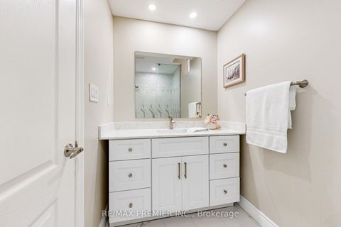 Photo 42 at 28 Rivoli Drive, Vellore Village, Vaughan