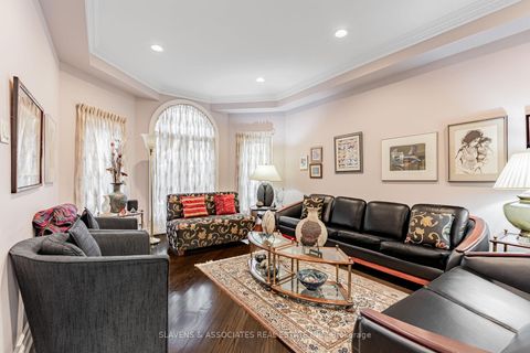 Photo 5 at 221 Pleasant Avenue, Newtonbrook West, Toronto