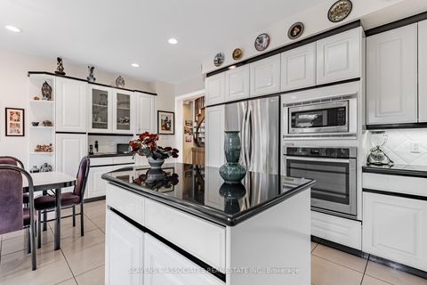 Photo 11 at 221 Pleasant Avenue, Newtonbrook West, Toronto