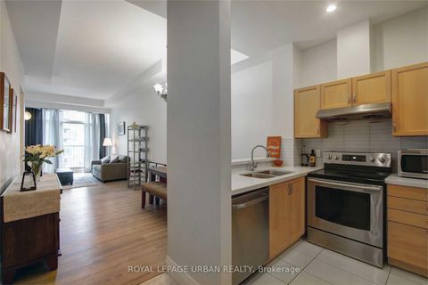 Photo 4 at 803 - 8 Wellesley Street E, Yonge Corridor, Toronto