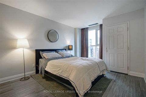 Photo 15 at 803 - 8 Wellesley Street E, Yonge Corridor, Toronto