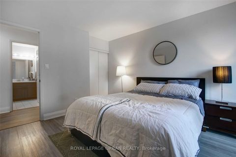 Photo 16 at 803 - 8 Wellesley Street E, Yonge Corridor, Toronto