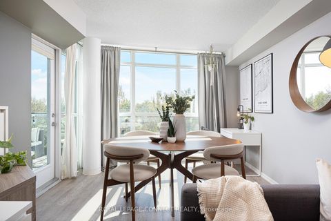 Photo 4 at 609 - 231 Fort York Boulevard, Niagara, Toronto