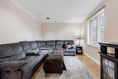 Photo 9 at 30 Cowley Avenue, City Centre West, Toronto