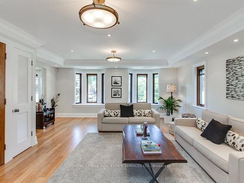 Photo 3 at 441 Oriole Parkway, Eglinton, Toronto