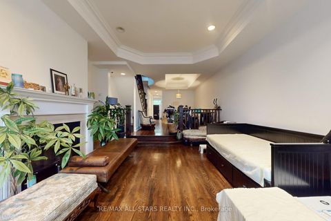 Photo 5 at 246 Walmer Road, Casa Loma, Toronto