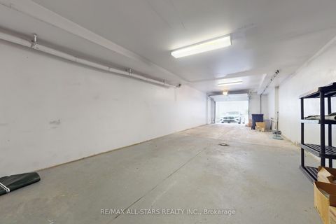 Photo 24 at 246 Walmer Road, Casa Loma, Toronto