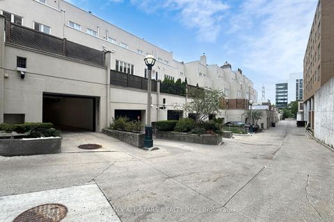 Photo 27 at 246 Walmer Road, Casa Loma, Toronto