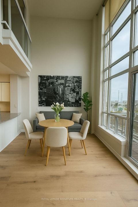 Photo 4 at 812 - 1720 Eglinton Avenue E, Victoria Village, Toronto