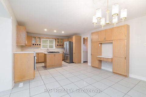 Photo 10 at 35 Dennis Drive, King City, King