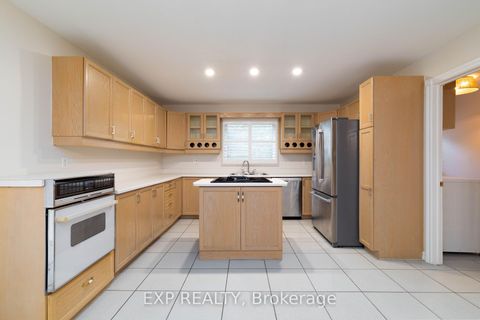 Photo 11 at 35 Dennis Drive, King City, King