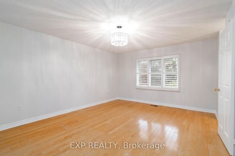 Photo 18 at 35 Dennis Drive, King City, King