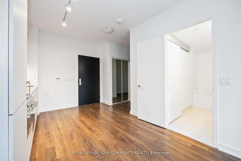 Photo 11 at 320 - 158 Front Street E, Moss Park, Toronto