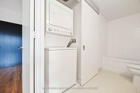 Photo 19 at 320 - 158 Front Street E, Moss Park, Toronto