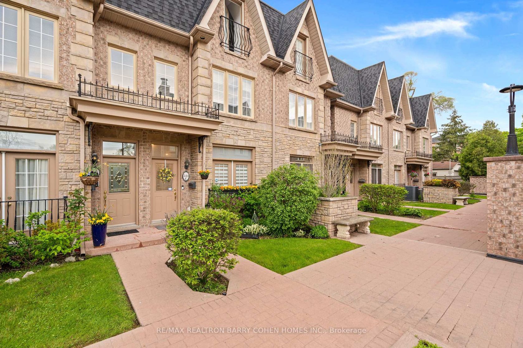 544C Scarlett Road, Humber Heights, Toronto 