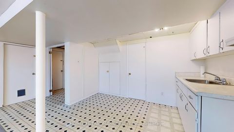 Photo 25 at 424 Bonita Crescent, Crosby, Richmond Hill