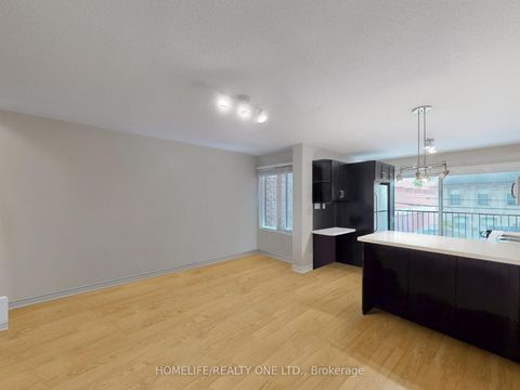 Photo 3 at 77 Tecumseth Street, Niagara, Toronto