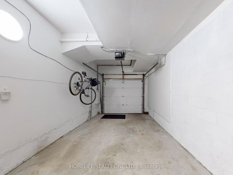 Photo 31 at 77 Tecumseth Street, Niagara, Toronto