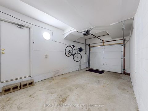 Photo 32 at 77 Tecumseth Street, Niagara, Toronto