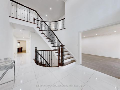 Photo 18 at 22 A Waltham Crescent, Doncrest, Richmond Hill