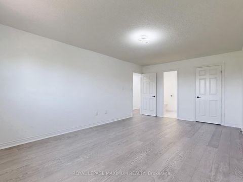 Photo 28 at 22 A Waltham Crescent, Doncrest, Richmond Hill