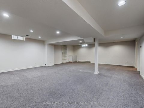 Photo 40 at 22 A Waltham Crescent, Doncrest, Richmond Hill