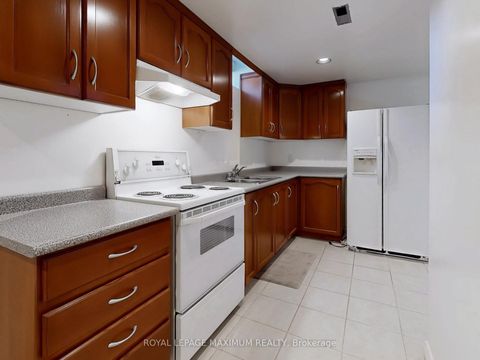 Photo 42 at 22 A Waltham Crescent, Doncrest, Richmond Hill