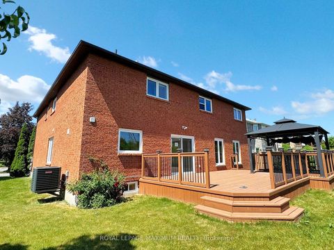 Photo 46 at 22 A Waltham Crescent, Doncrest, Richmond Hill