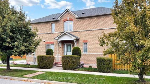 Photo 1 at 1 Platinum Drive, Amesbury, Toronto