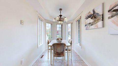 Photo 10 at 1 Platinum Drive, Amesbury, Toronto