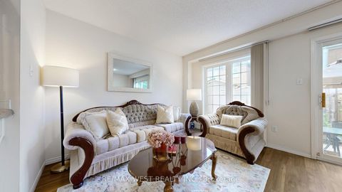 Photo 11 at 1 Platinum Drive, Amesbury, Toronto