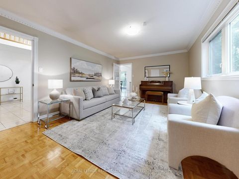 Photo 3 at 258 Westmount Boulevard, Beverley Glen, Vaughan