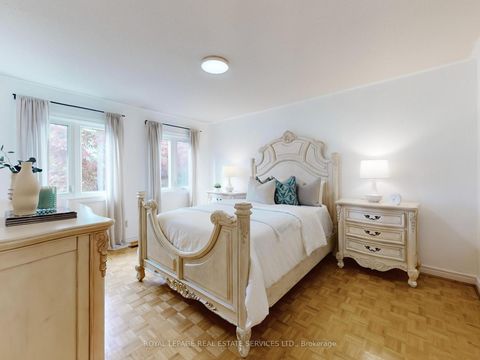 Photo 23 at 258 Westmount Boulevard, Beverley Glen, Vaughan