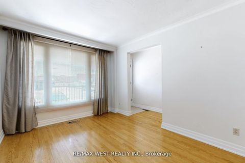 Photo 6 at 304 Concord Avenue, Junction, Toronto