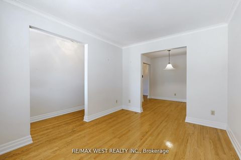 Photo 7 at 304 Concord Avenue, Junction, Toronto