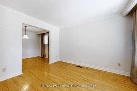 Photo 9 at 304 Concord Avenue, Junction, Toronto