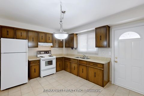 Photo 14 at 304 Concord Avenue, Junction, Toronto