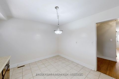 Photo 18 at 304 Concord Avenue, Junction, Toronto