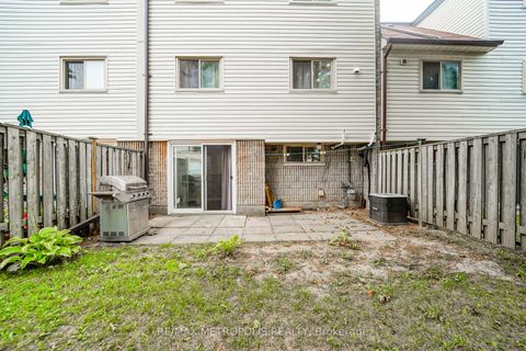 Photo 5 at 8 - 75 Blackwell Avenue, Malvern, Toronto